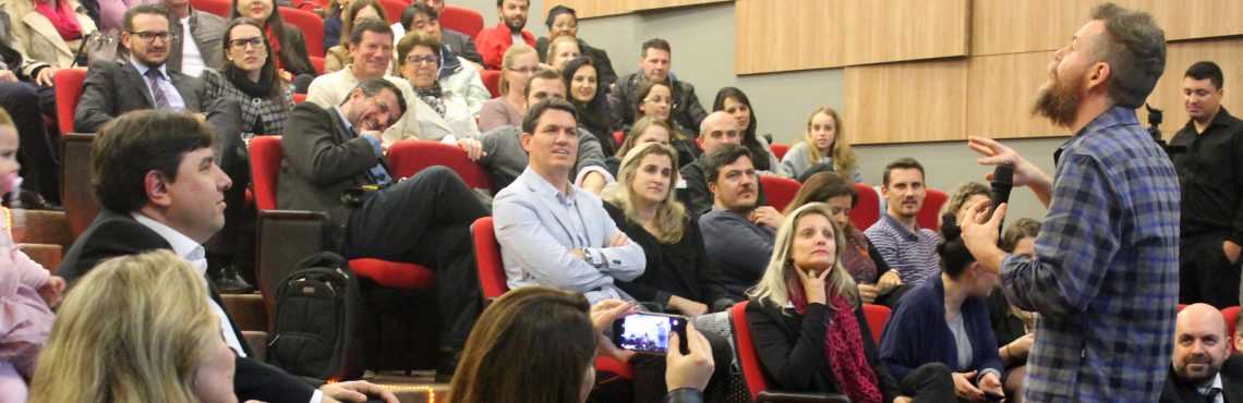 Palestra com Marcos Piangers para comemorar aniversério do Programa A Escolha Certa e sucesso de pé blico